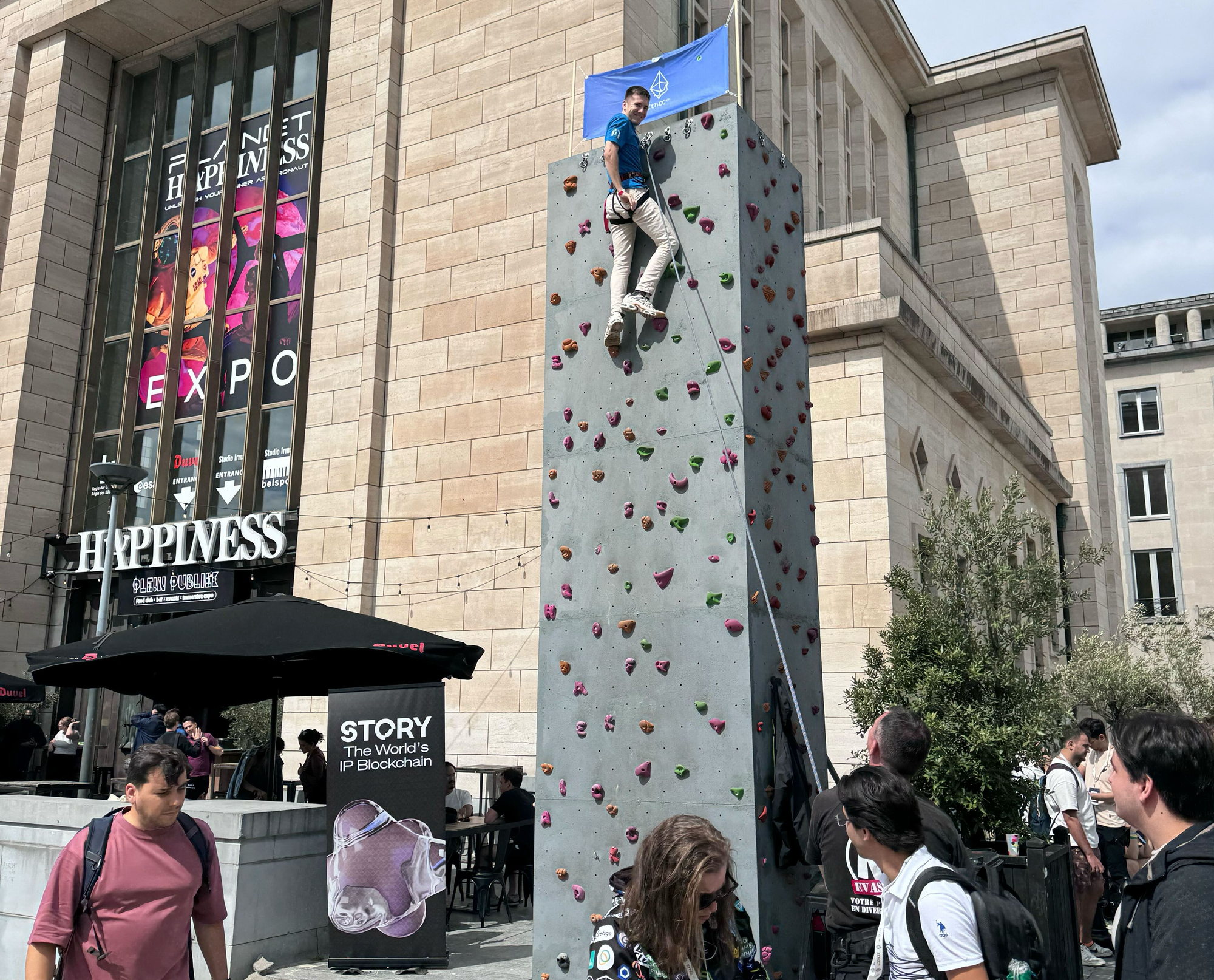 Blockscout climber